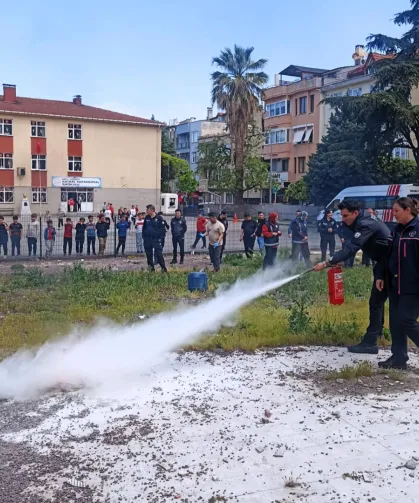 Kocaeli'nde emniyet güçleri afetlere karşı hazır kıta