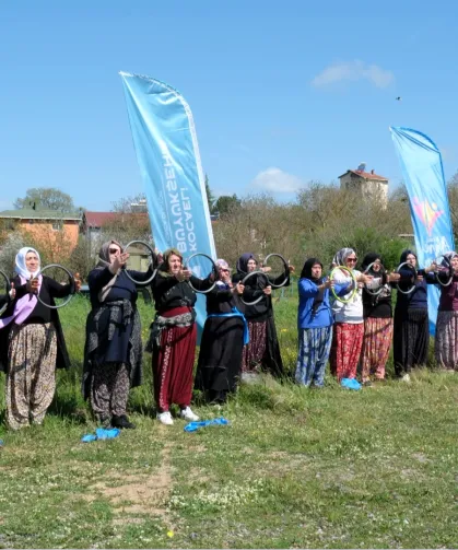 Şalvarlı sporla sağlıklı yaşama renkli farkındalık