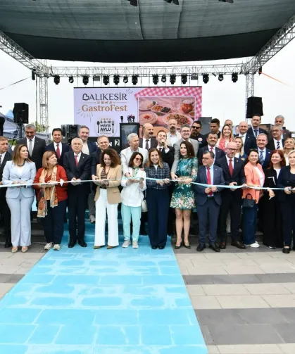 Uluslararası Balıkesir GastroFest'e miting gibi açılış