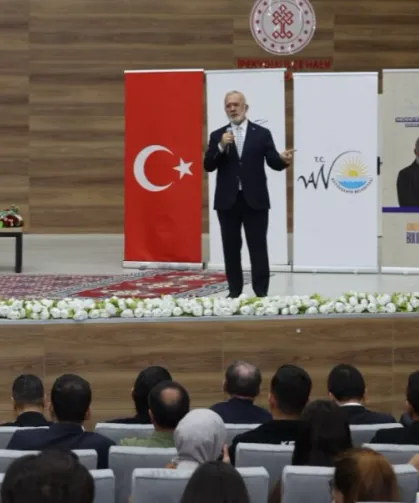Yazar Yenişehirlioğlu gençlerle buluştu