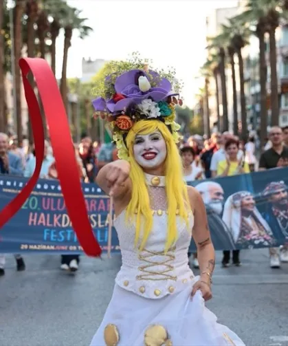 Denizli 20. Uluslararası Halk Dansları Festivali Coşkuyla Başladı