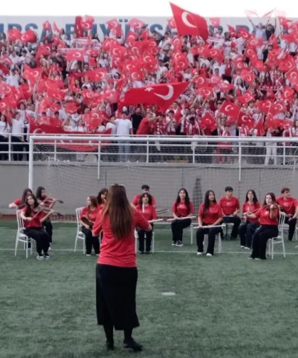 A Milli Takım marşını Bursalı öğrenciler besteledi... Bursalı 'Bizim Çocuklar' birinci seçildi