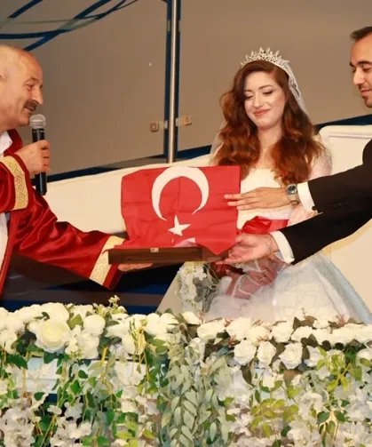 Sultan II. Abdülhamid Han'ın Torunu Mohammed Halil Osmanoğlu Dünyaevine Girdi