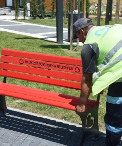Balıkesir kent mobilyasını kendi üretiyor