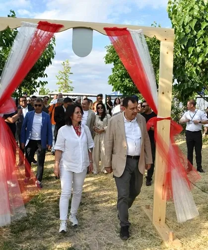 Ankara ATA Çiftliği'nde Büyükelçilerle İlk Hasat Şenliği