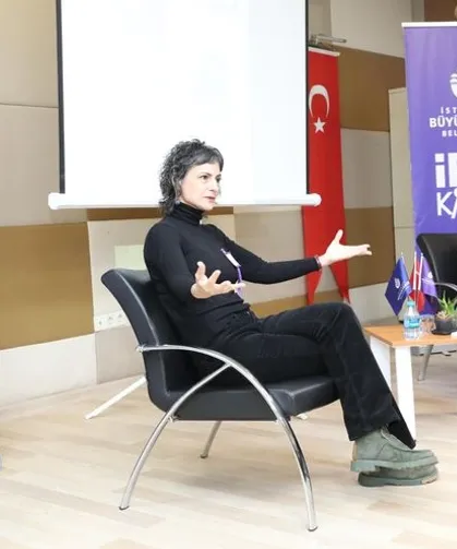 İBB'nin kadın yazar buluşmasına 7 bini aşkın katılım