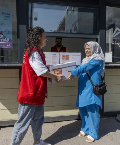 Mersin'de anne adaylarına 'Hamile Bakım Sütü' desteği