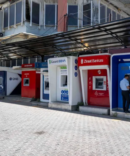 Bornova'da 'güneş ve yağmur' kalkanı