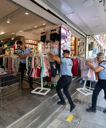İzmir'de ana arterlerde kaldırım işgaline geçit yok