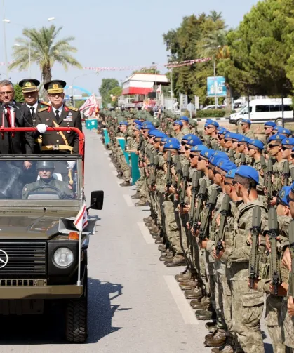 KKTC'de 30 Ağustos Zafer Bayramı için resmigeçit töreni