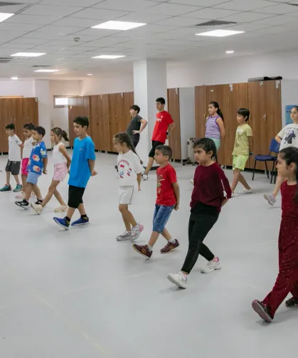 Mersin Büyükşehir'den çocuklara halk oyunları kursu