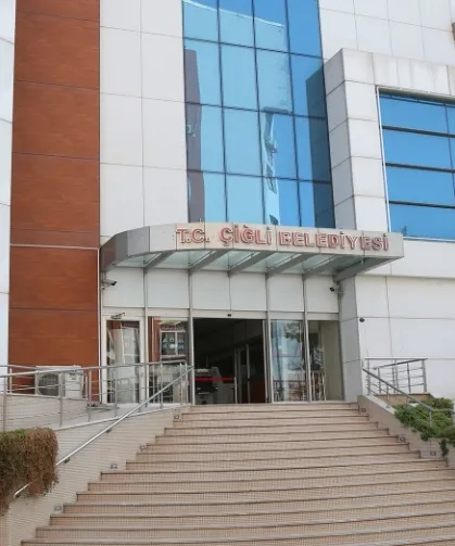 Çiğli'de belediyeden sonra Akvaryum Kafe'ye silahlı saldırı!