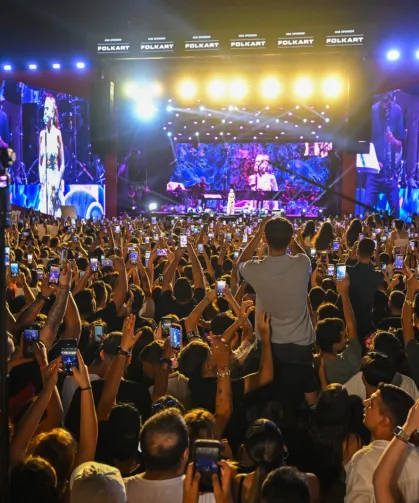 İzmir Enternasyonal Fuarı'nda Yıldız Tilbe rüzgarı esti