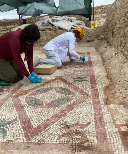 Pompeiopolis'te yeni keşif: 105 metrekarelik mozaik ve Eros başı bulundu