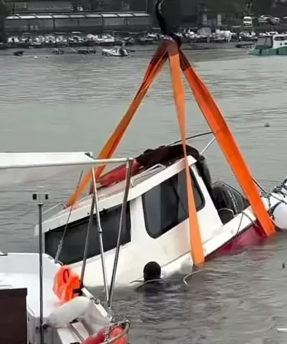Akçakoca Limanı'nda tekne battı!