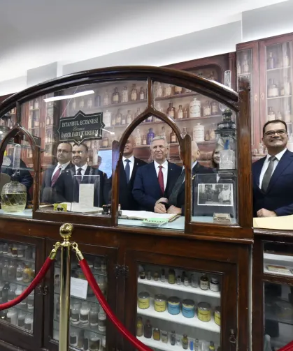 Ankara Eczacılık Tarihi Sergievi ziyaretçilerini ağırlamaya başladı