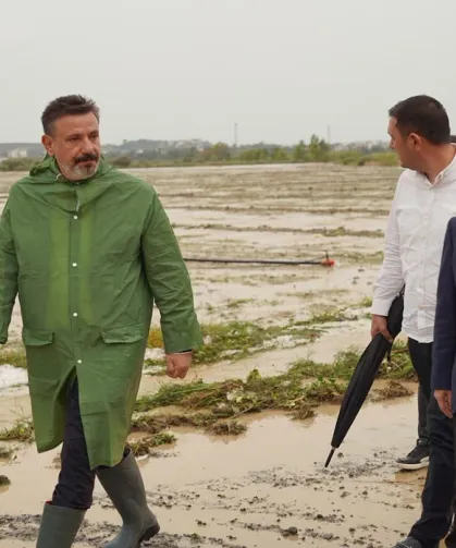Arsuz'da sağanak ve dolu sonrası ekipler sahada