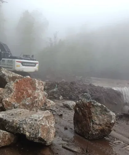 Gölyaka'da yağış sonrası kapanan köy yolları yeniden ulaşıma açıldı