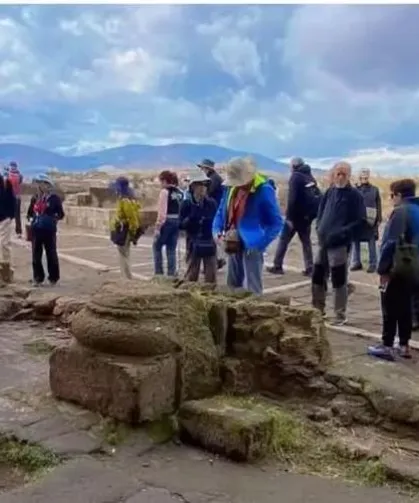 Kars Ani Örenyeri yerli ve yabancı turistlerin ilgi odağı olmayı sürdürüyor