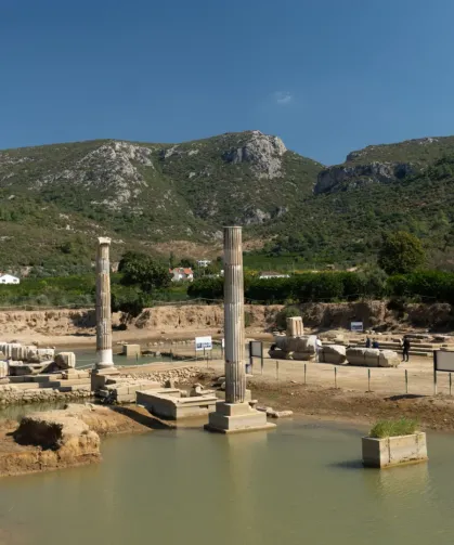 Klaros'ta 3 bin 300 yıllık kehanetin izinde