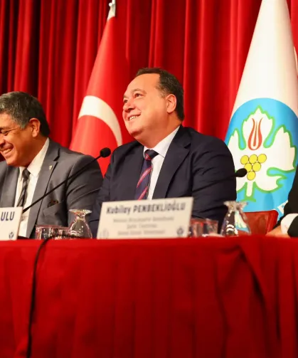 Manisa Şehir Tiyatrosu 20. yıla 'G.D.K.' ile perde açıyor