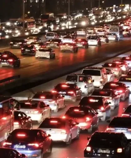 Türkiye'nin araç karnesi açıklandı: Gri otomobil, benzinli motor öne çıktı