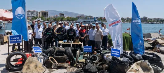 Araba lastiği, masa, sandalye, klozet kapağı... Bunlar İzmir denizinden çıktı!