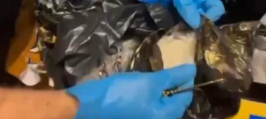 Ticari taksiye narkotik operasyonu: Motor bölümüne gizlenmiş 710 gram metamfetamin ele geçirildi