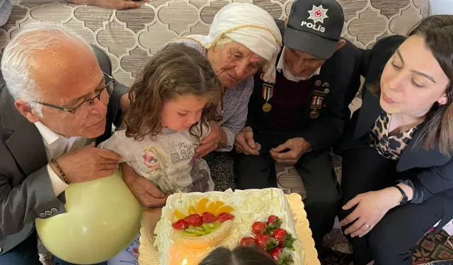 95 yaşındaki Kore Gazisine doğum günü sürprizi