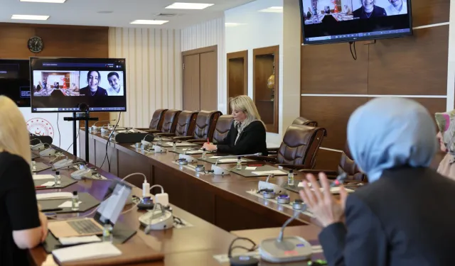Bakan Göktaş'tan 'koruyucu aile' konulu bitirme projesine destek