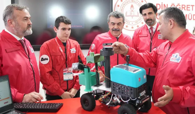 Bakan Tekin, Teknofest KKTC'de MEB'in standında