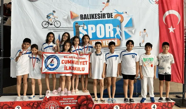 Balıkesir Büyükşehir'in minikleri madalyaları topladı