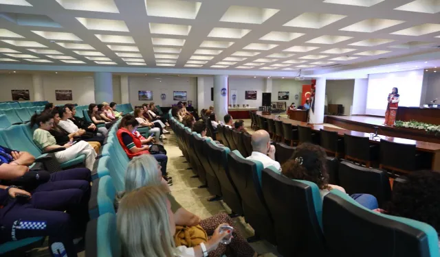 Belediye emekçilerine kadına yönelik şiddet semineri
