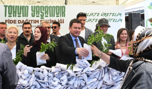 Bursa'da Osmangazi Belediyesi’nden ücretsiz fide dağıtımı