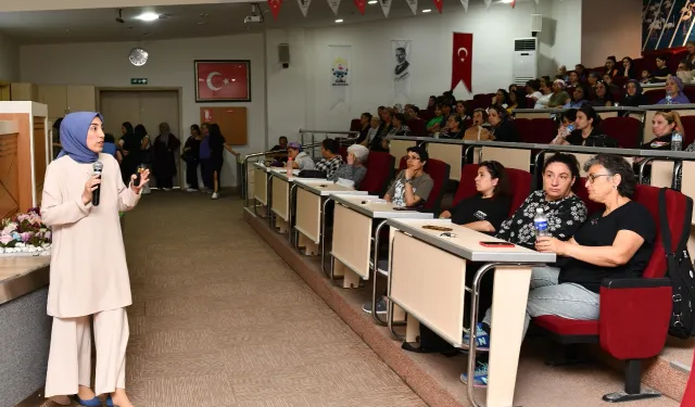 Çiğli'de kadınlara sağlıklı yaşam paneli