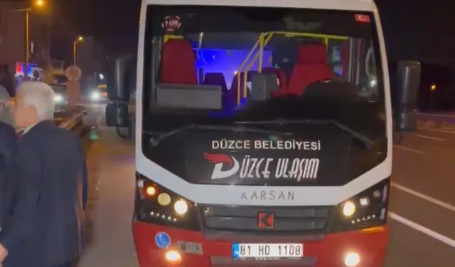 Düzce'de şehiriçi yolcu minibüsü yayaya  çarptı