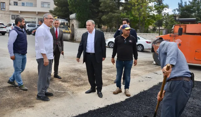 Mardin'de Başkan Şahin'den asfalt çalışmalarına yakın mercek
