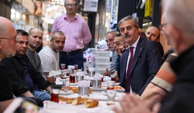 Sakarya Uzunçarşı’da Başkan Alemdar kunduracı esnafıyla buluştu