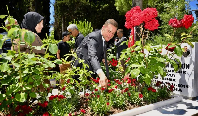 Balıkesir'de Başkan Ahmet Akın şehitleri unutmadı