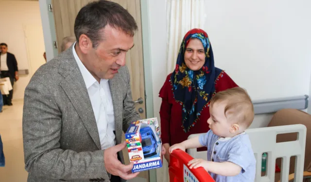 Bilecik'te Vali Sözer'de sağlık çalışanlarına teşekkür, hastalara şifa