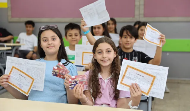 Fatma Şahin'den Gaziantepli çocuklara karne hediyesi