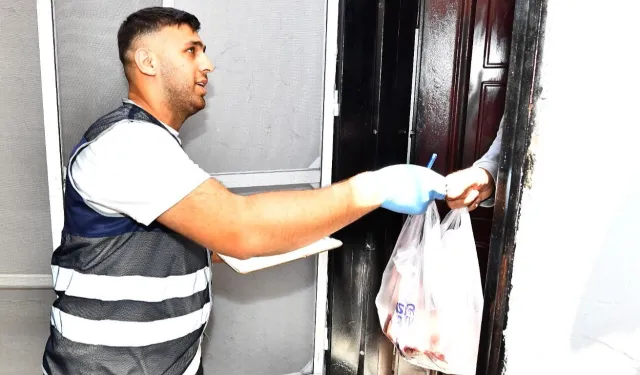 İzmir’de kurban eti bağışları ihtiyaç sahiplerine ulaştırılıyor
