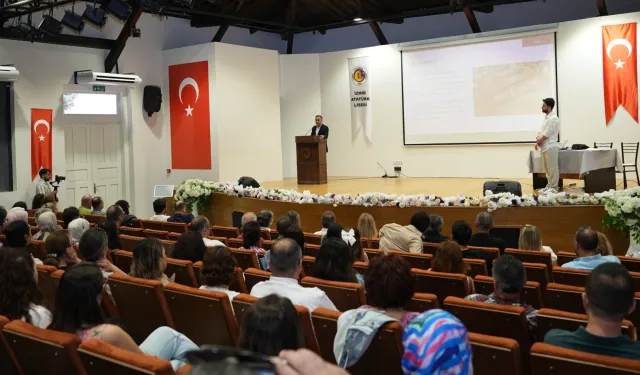 İzmir’de öğretmenlere yapay zekâ eğitimi