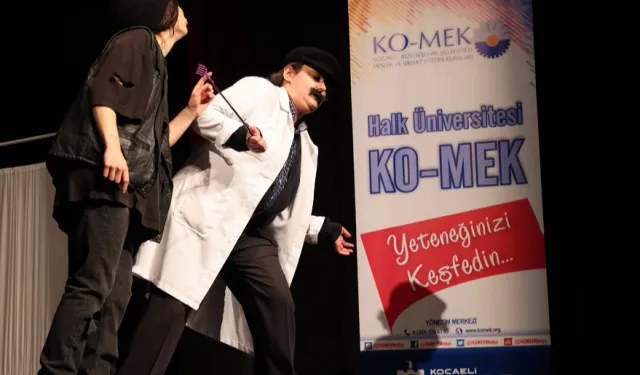 KO-MEK kursiyerlerine sahnede tam not