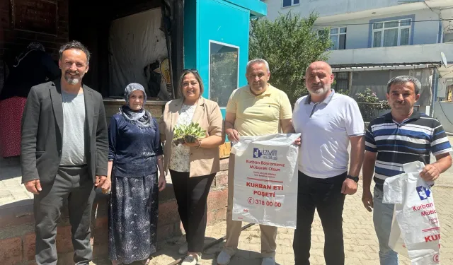 Kocaeli İzmit Belediyesi'nden kırsala kurban poşeti desteği
