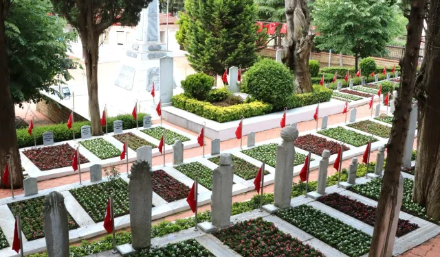 Kocaeli'de mezarlıklar bayram ziyaretine hazır