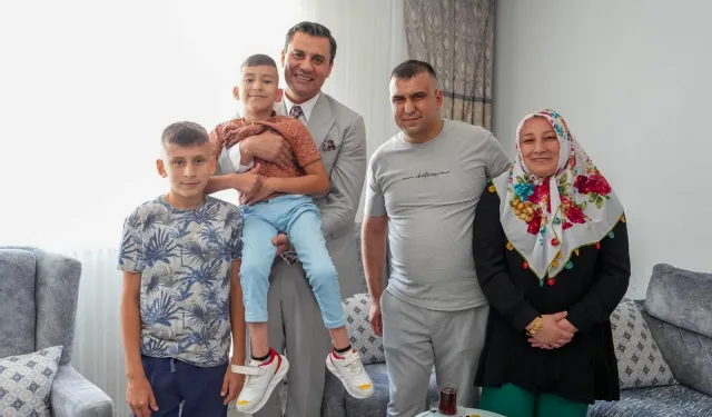 Manisa'da küçük Ali'ye Başkan'dan bayram sürprizi