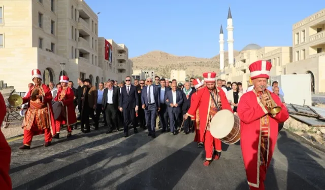 Mardin'de "Yeşilli Uluslararası Kültür Sanat ve Kiraz Festivali" başladı