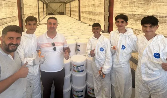Mersin’de Meslek Lisesi öğrencileri boya üretiyor