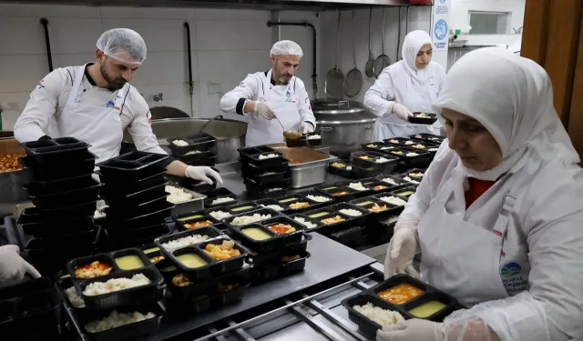 Sakarya Büyükşehir bayramın bereketini ihtiyaç sahiplerinin sofrasına ulaştıracak